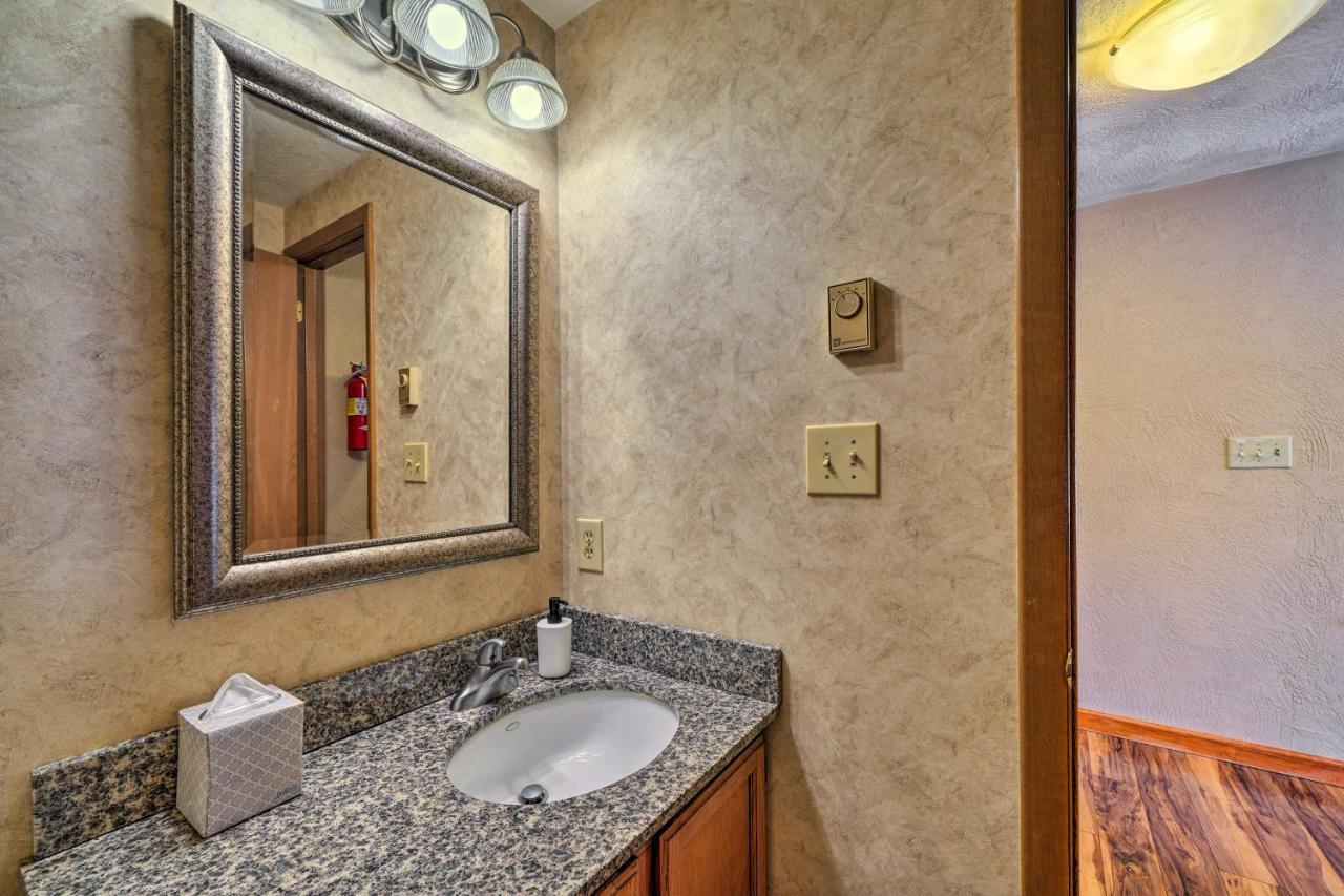 Idyllic Somerset Condo Ski, Hike And Relax! Champion المظهر الخارجي الصورة